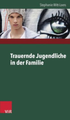 Trauernde Jugendliche in der Familie