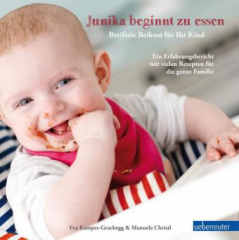 Junika beginnt zu essen